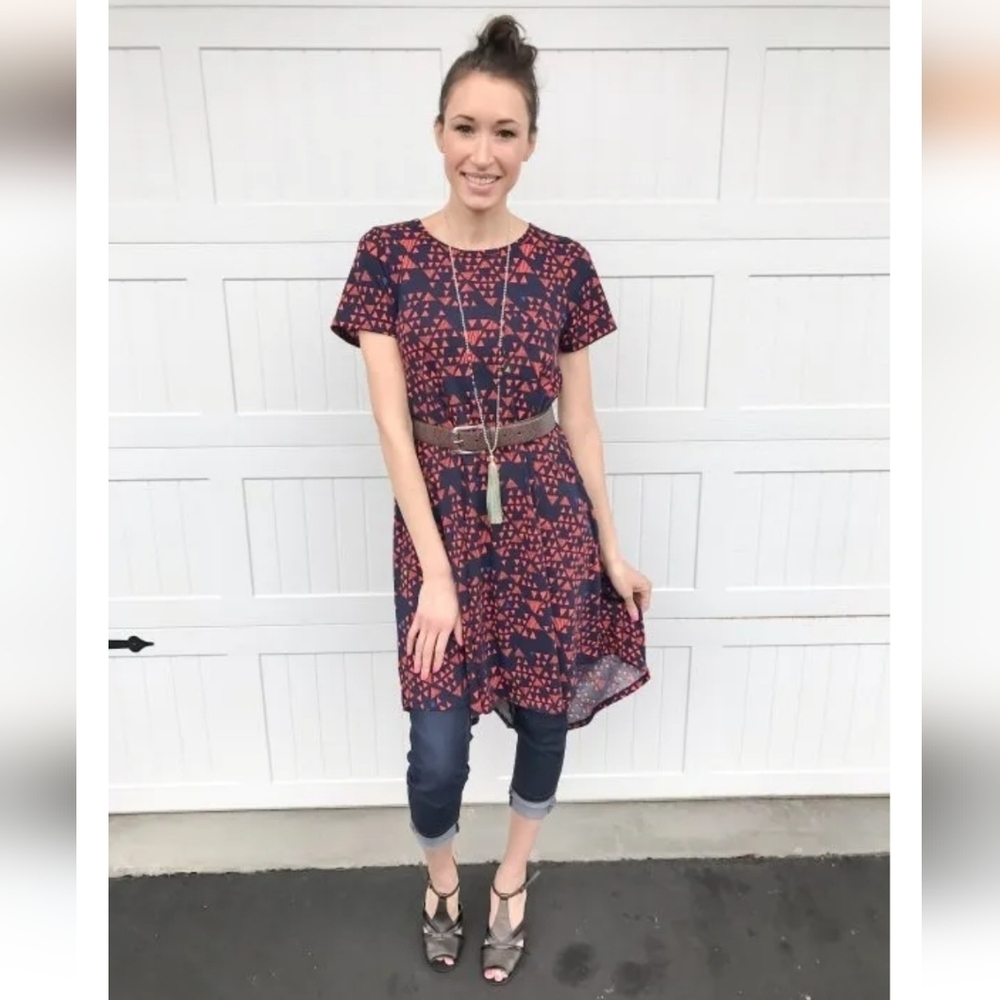 NEW LuLaRoe Carly Swing Dress XL High Low Short Sleeves Red Purple Triangles